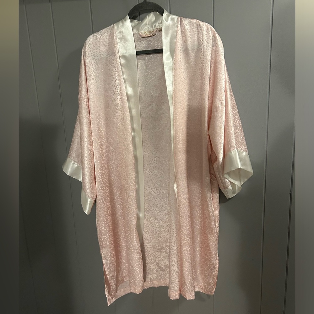 vintage victoria’s secret robe